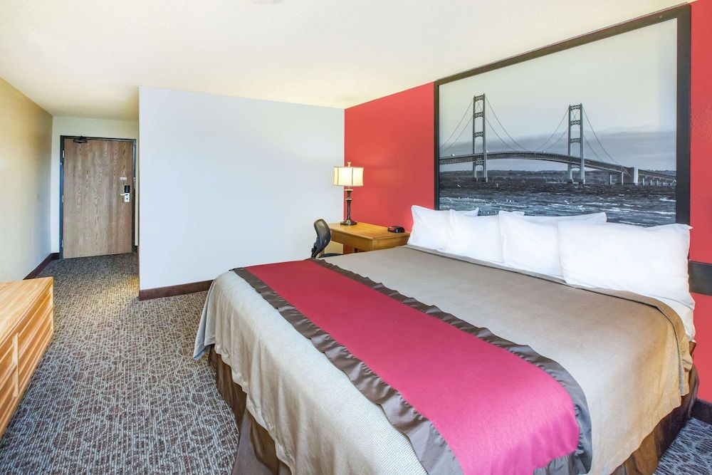Standard Room, 1 King Bed