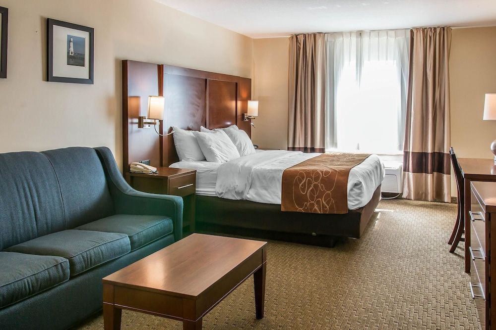 Suite, 1 King Bed, Accessible, Non Smoking