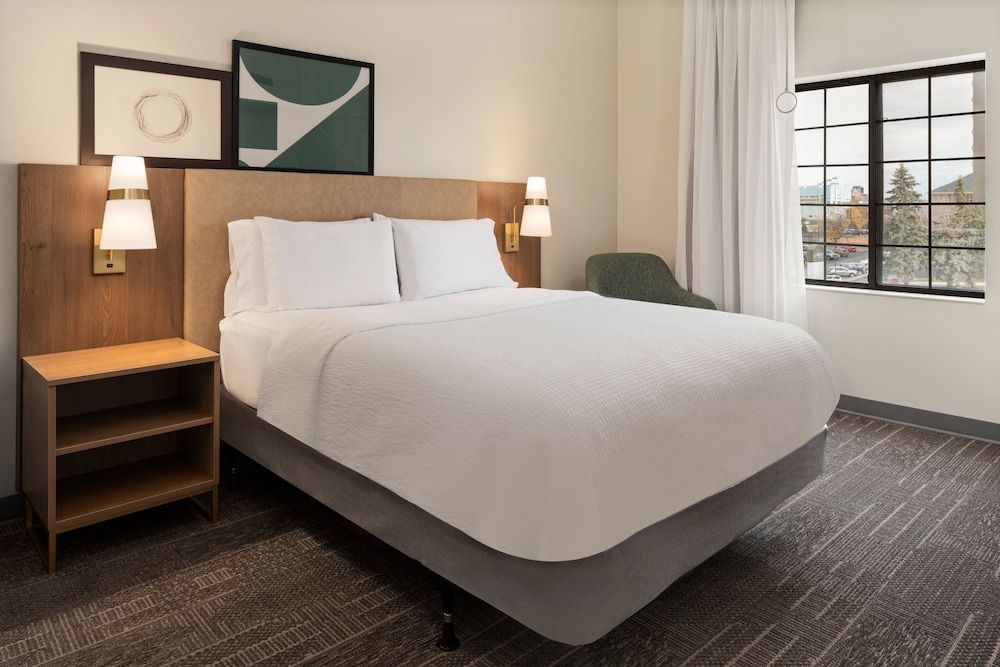 Studio Suite, 1 Queen Bed, Accessible Bathtub (Comm, Mobil, Accessible Tub)