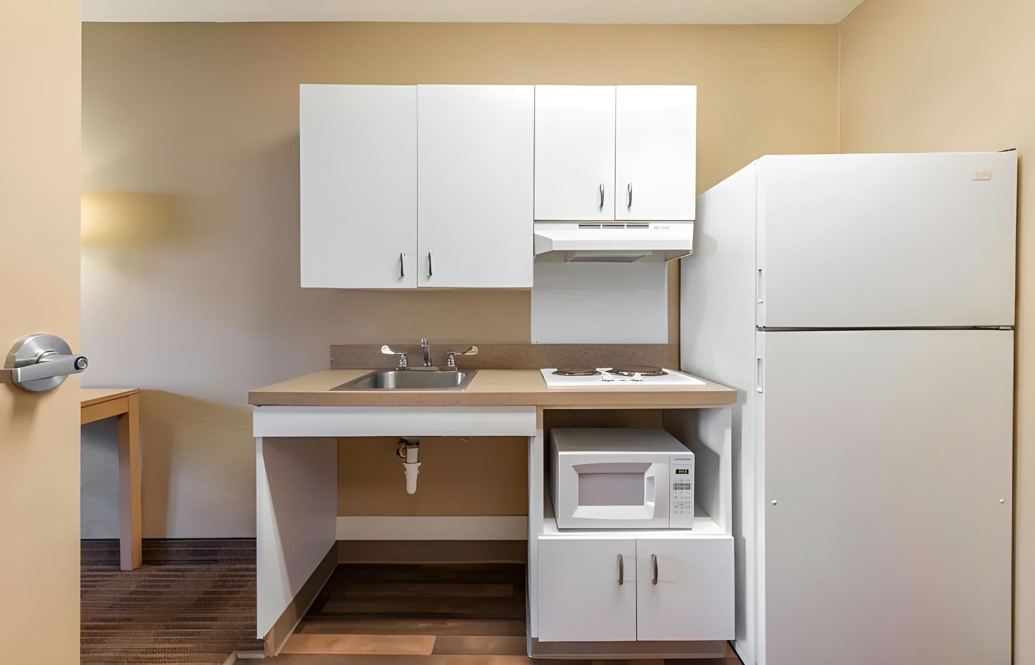 2 Double Beds, Efficiency, Suite, Nonsmoking
