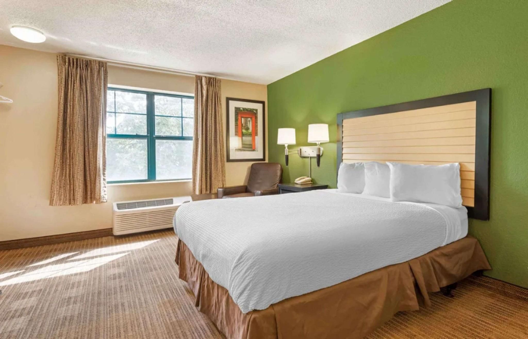 1 Queen Bed, Efficiency, Suite, Nonsmoking