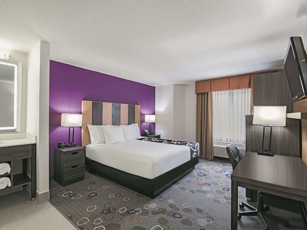Room, 1 King Bed, Non Smoking