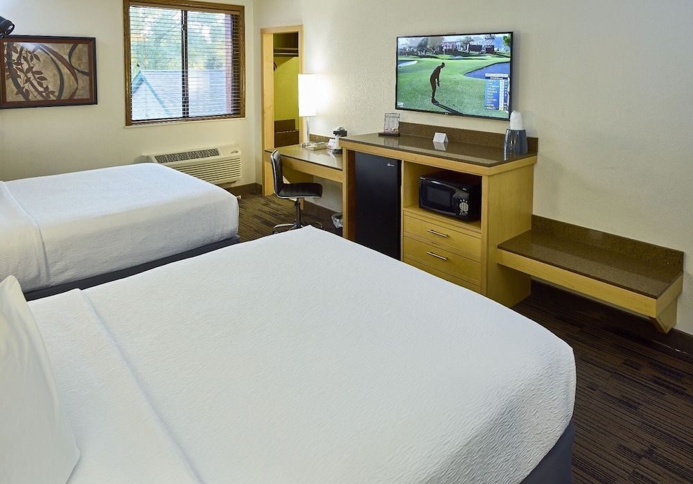 LivINN Hotel Minneapolis South / Burnsville Premium Room, 2 Queen Beds, Accessible, Non Smoking 2