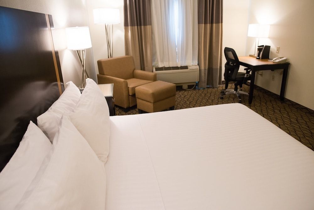 Standard Room, 1 King Bed