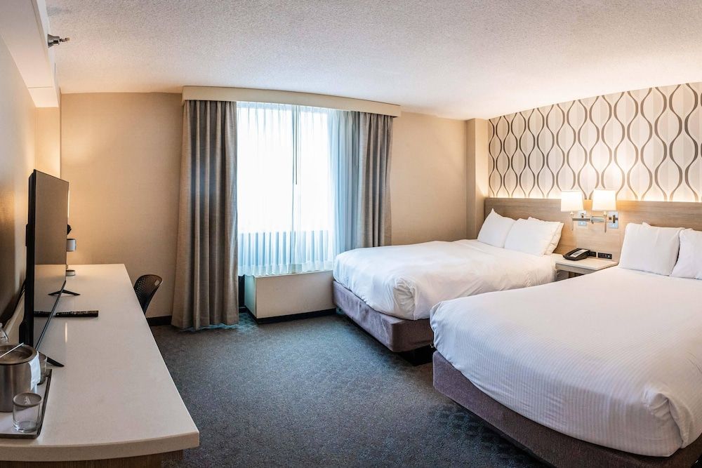 Room - 2 Queen, City View