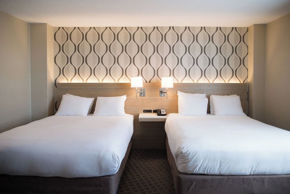 Room - 2 Queen, City View