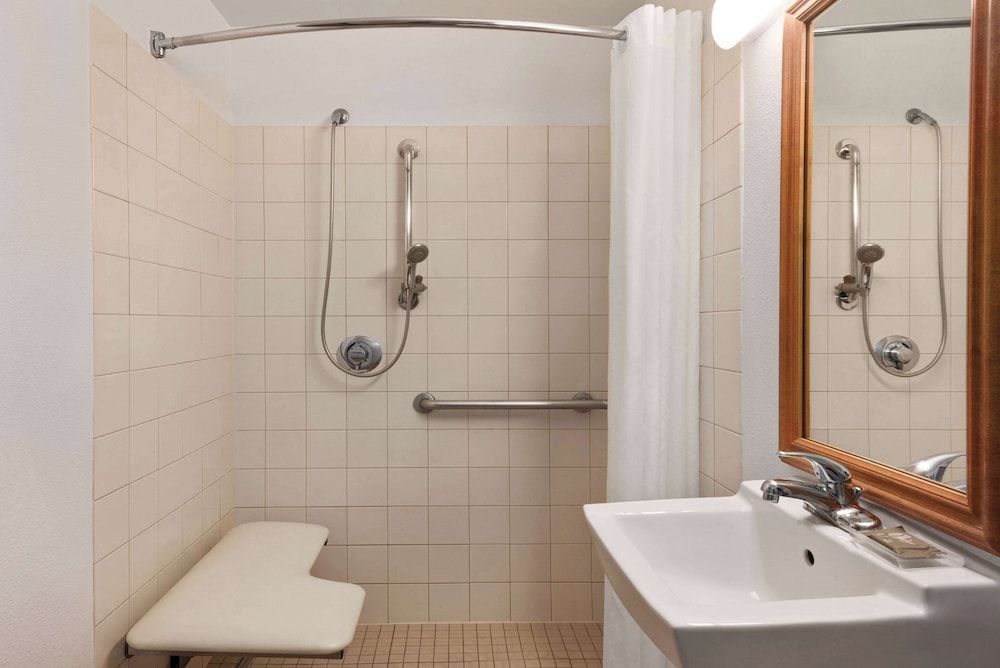 Studio Suite, 1 King Bed, Accessible, Non Smoking