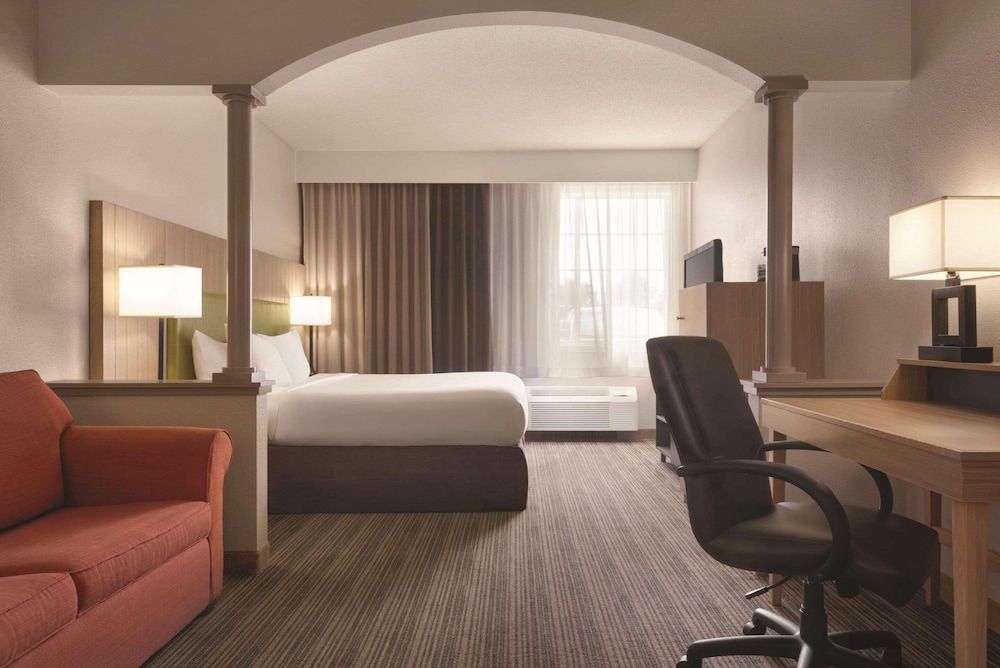 Studio Suite, 1 King Bed, Non Smoking