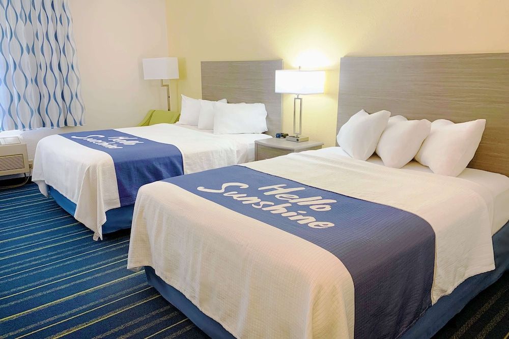 Room, 2 Queen Beds, Non Smoking