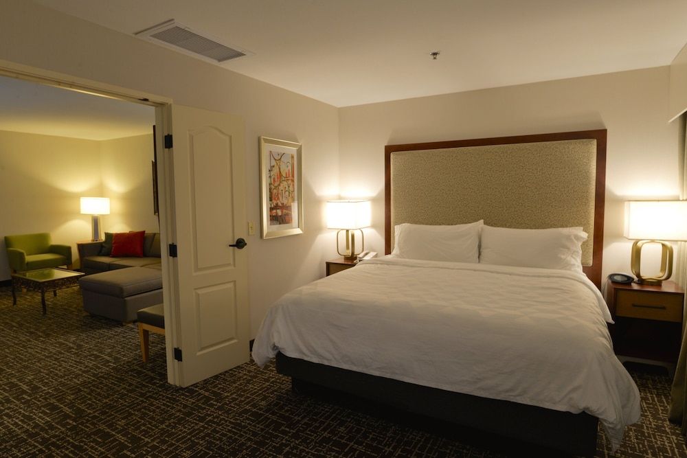 Suite, 1 King Bed, Balcony