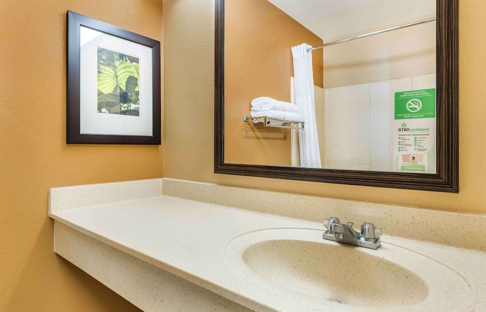 Extended Stay America Suites Minneapolis Maple Grove Studio, 1 Queen Bed, Non Smoking 3
