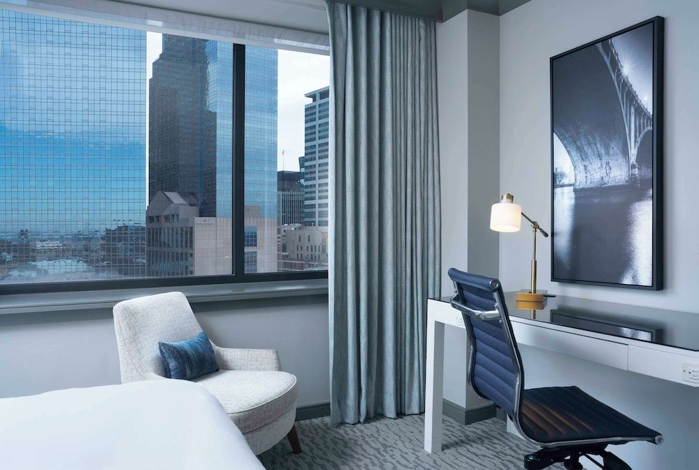 The Lofton Hotel, Tapestry Collection by Hilton Standard Room with Step-in Shower 7