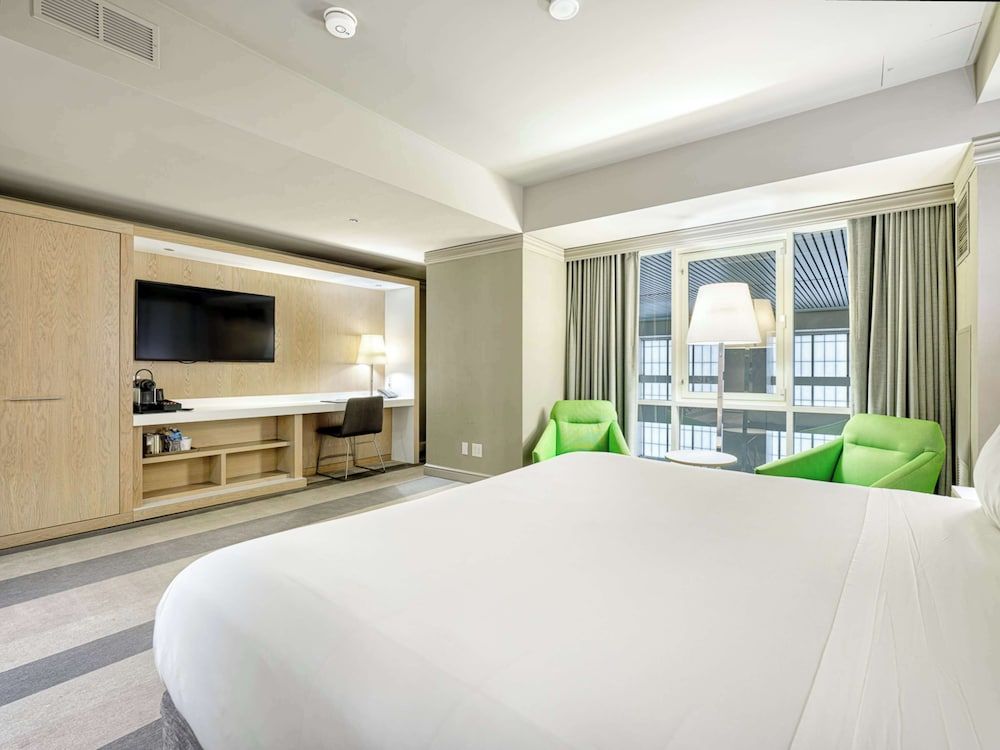 Room, 1 King Bed (Superior)