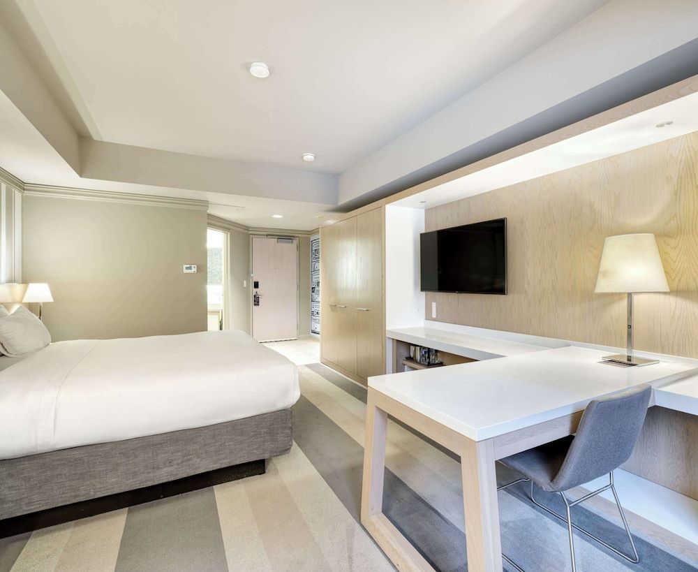 The Royal Sonesta Minneapolis Downtown Room, 1 King Bed (Preferred)