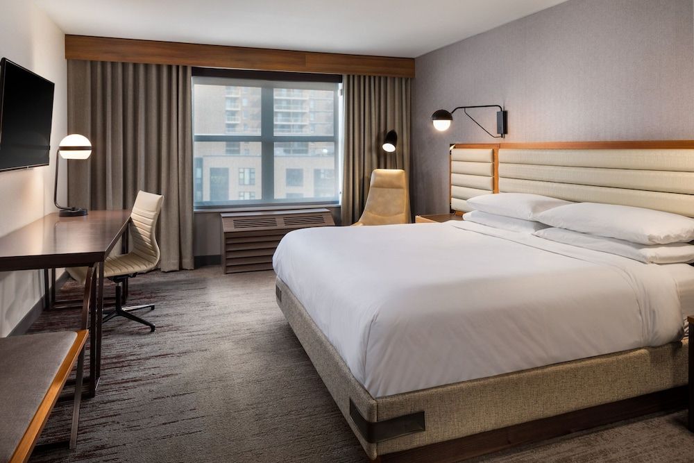 Signature Room, 1 King Bed, Non Smoking
