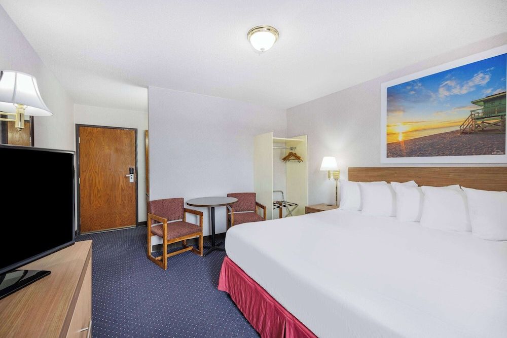 Room, 1 King Bed, Accessible