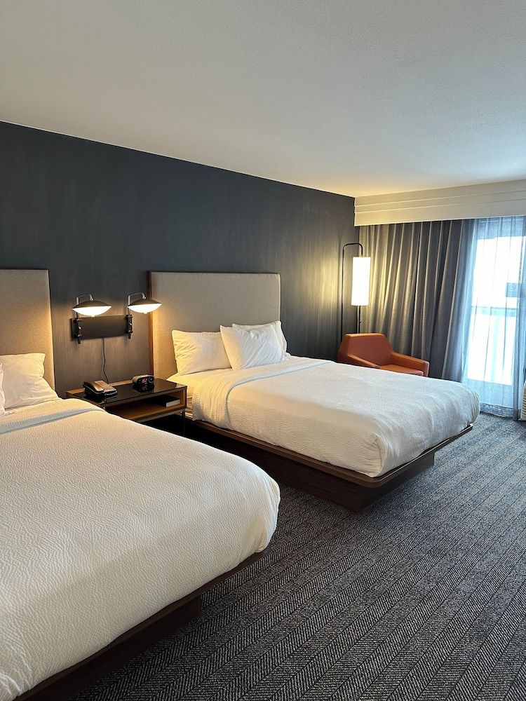 Room, 2 Queen Beds, Non Smoking (Hearing Accessible)