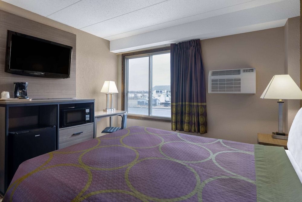 Room, 1 Queen Bed, Accessible, Non Smoking (Mobility,Roll-In Shower)