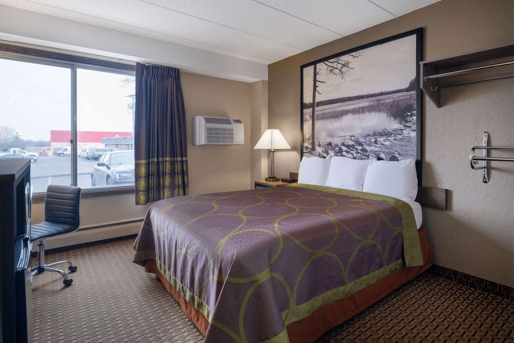 Room, 1 Queen Bed, Accessible, Non Smoking (Mobility,Roll-In Shower)