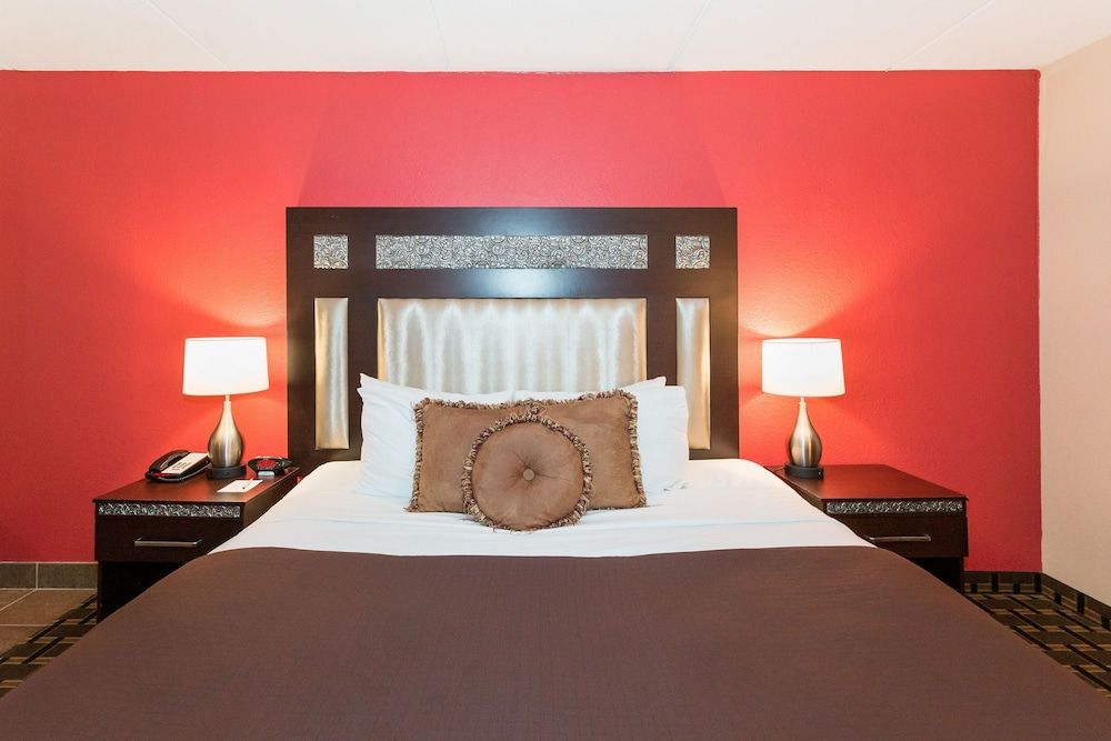 Suite, 1 King Bed, Non Smoking, Jetted Tub