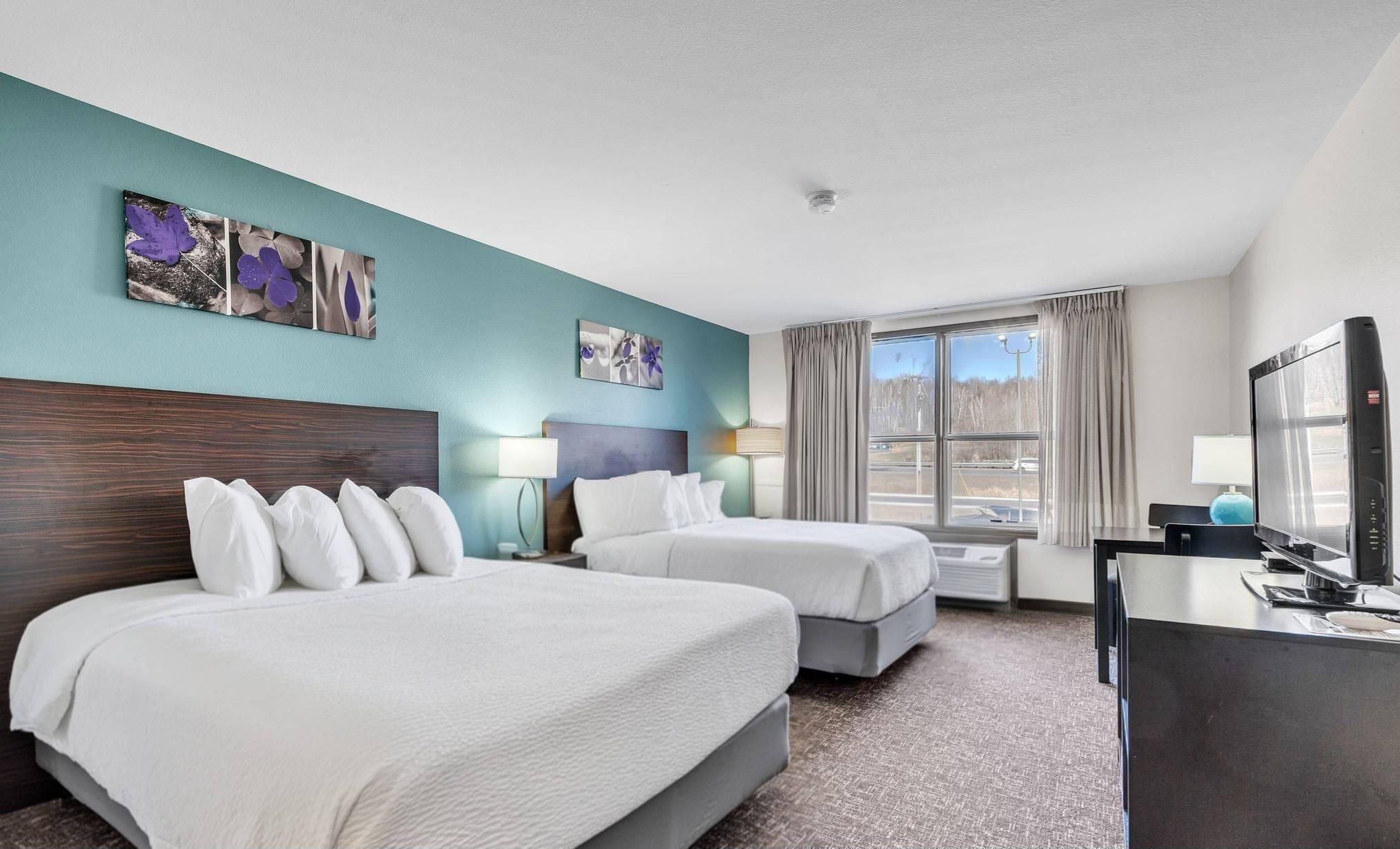 2 Queen Beds, Nonsmoking, Accessible