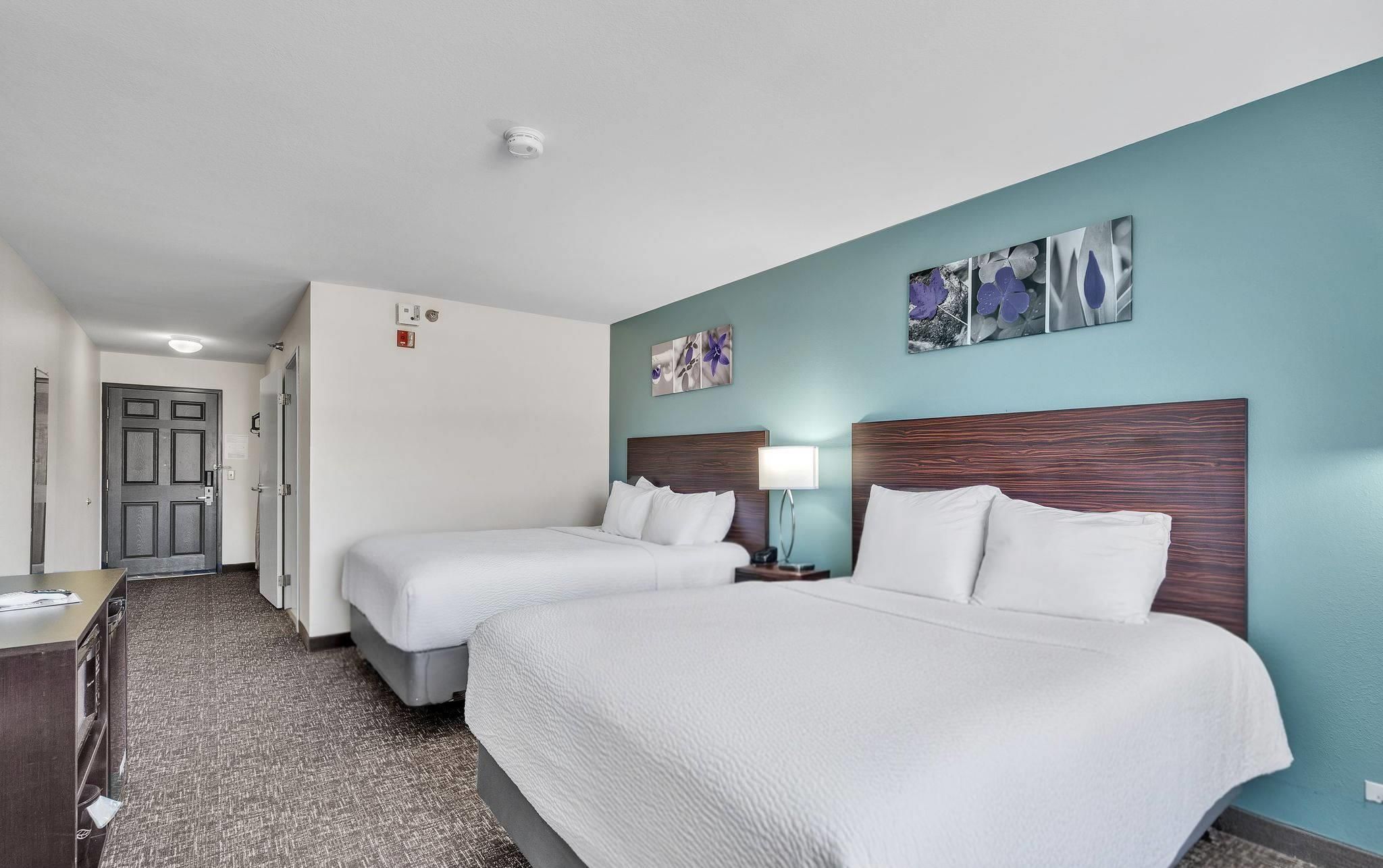 2 Queen Beds, Nonsmoking, Accessible