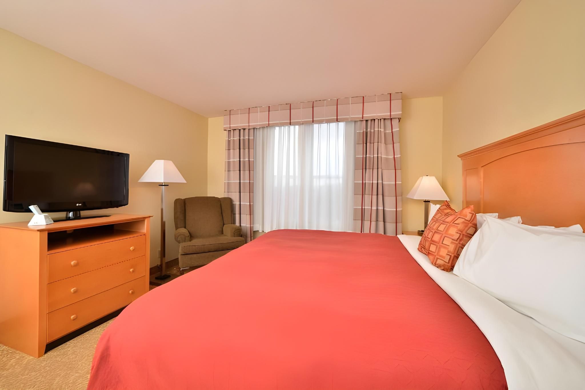 1 Queen Bed, Nonsmoking, Accessible