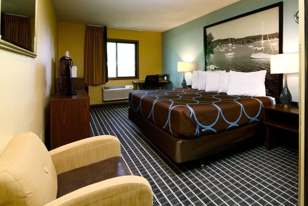 Standard Room, 1 King Bed