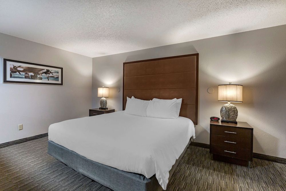 Suite, 1 King Bed, Non Smoking, Refrigerator & Microwave (Dining Table;Living Room;with Sofabed)
