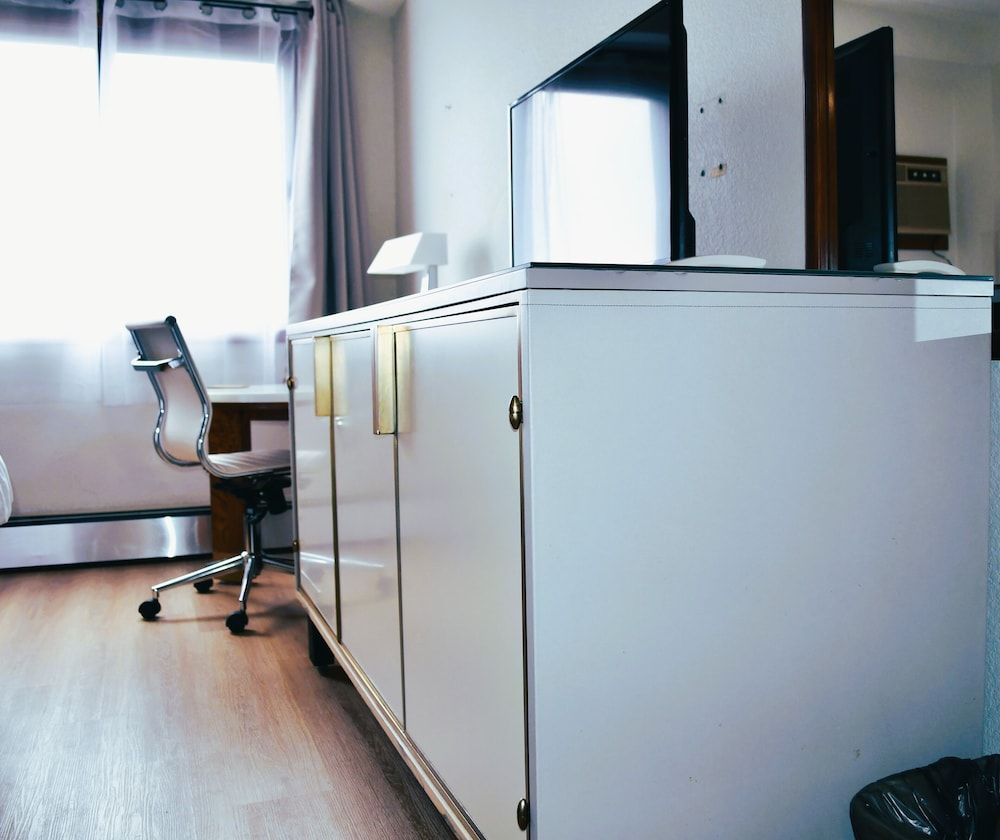 American Motel Standard Room, 1 Queen Bed 8