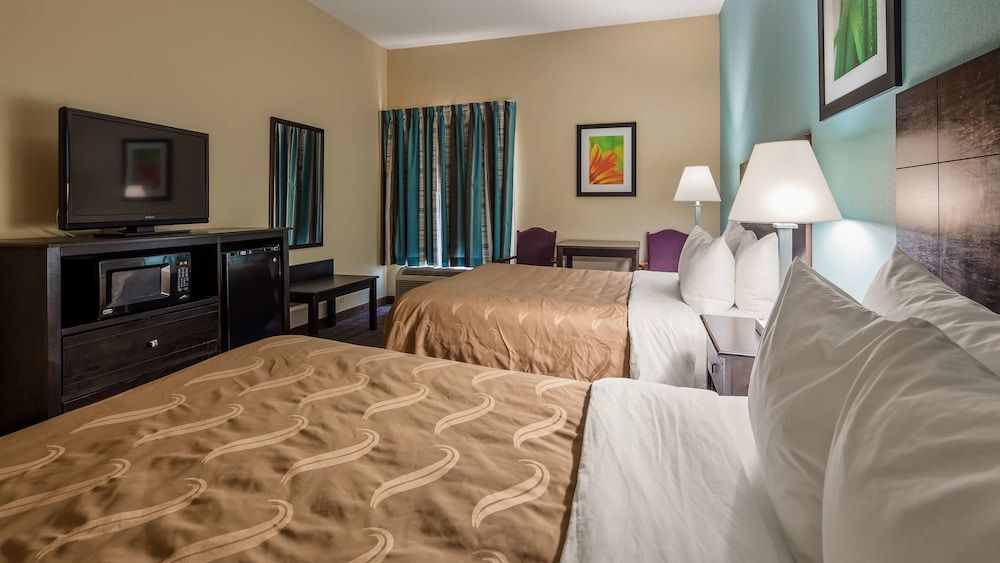 Standard Room, 2 Queen Beds, Non Smoking, Refrigerator & Microwave (Pet Friendly)