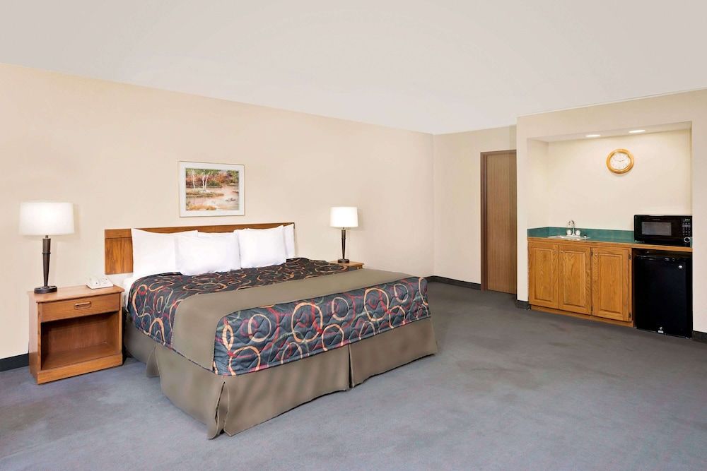 Suite, 1 King Bed, Hot Tub