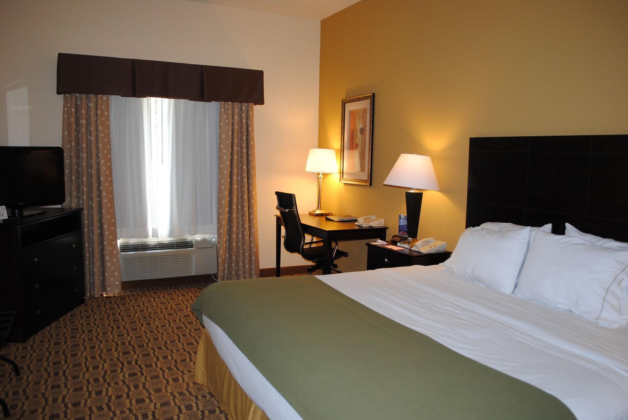 1 King Bed Standard Communications Mobility Accessible Transfer Shower