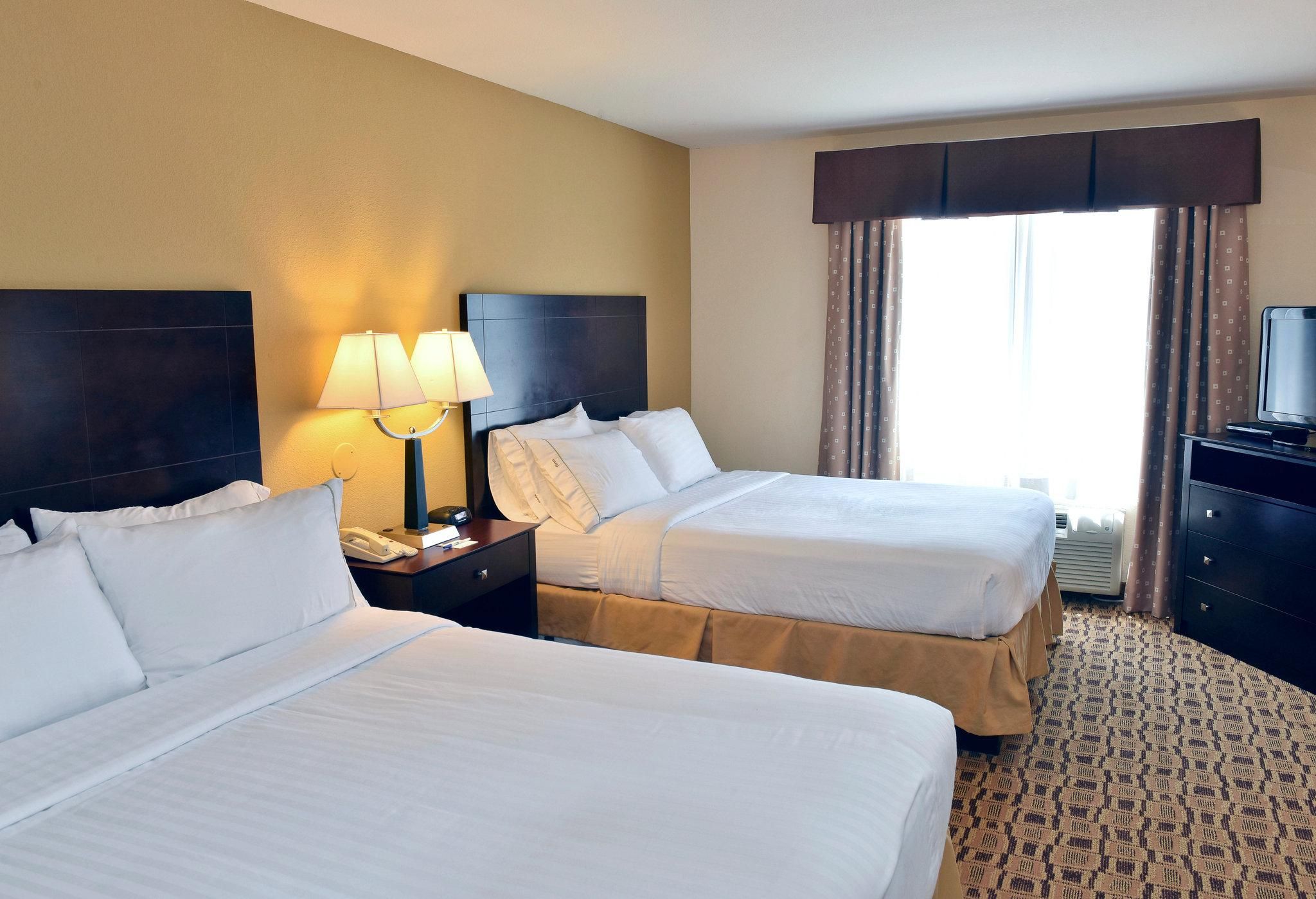 2 Queen Beds Non-Smoking