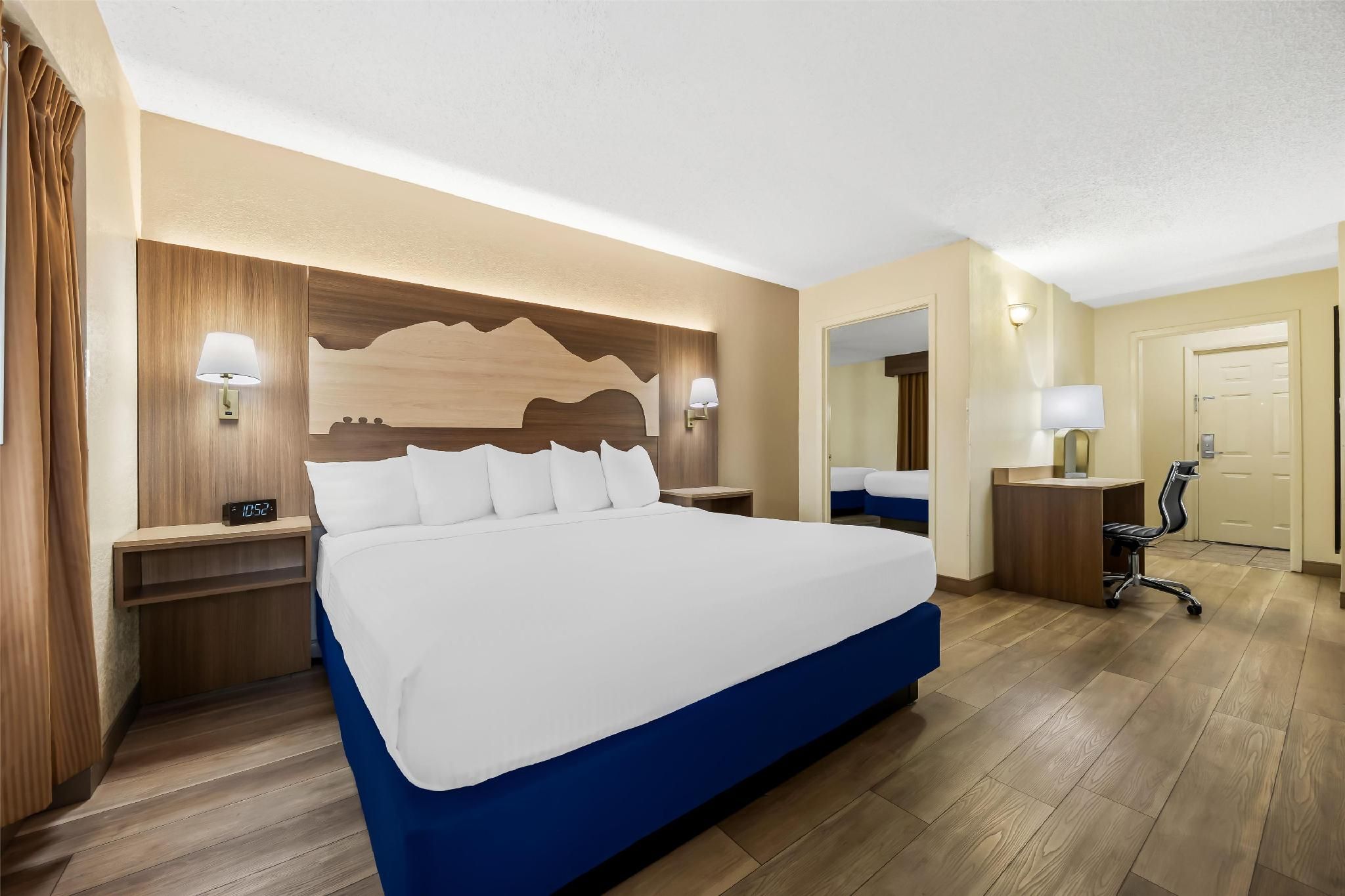 Suite-1 King 1 Double, Non-Smoking, High Speed Internet Access, Microwave And Refrigerator, Third Be