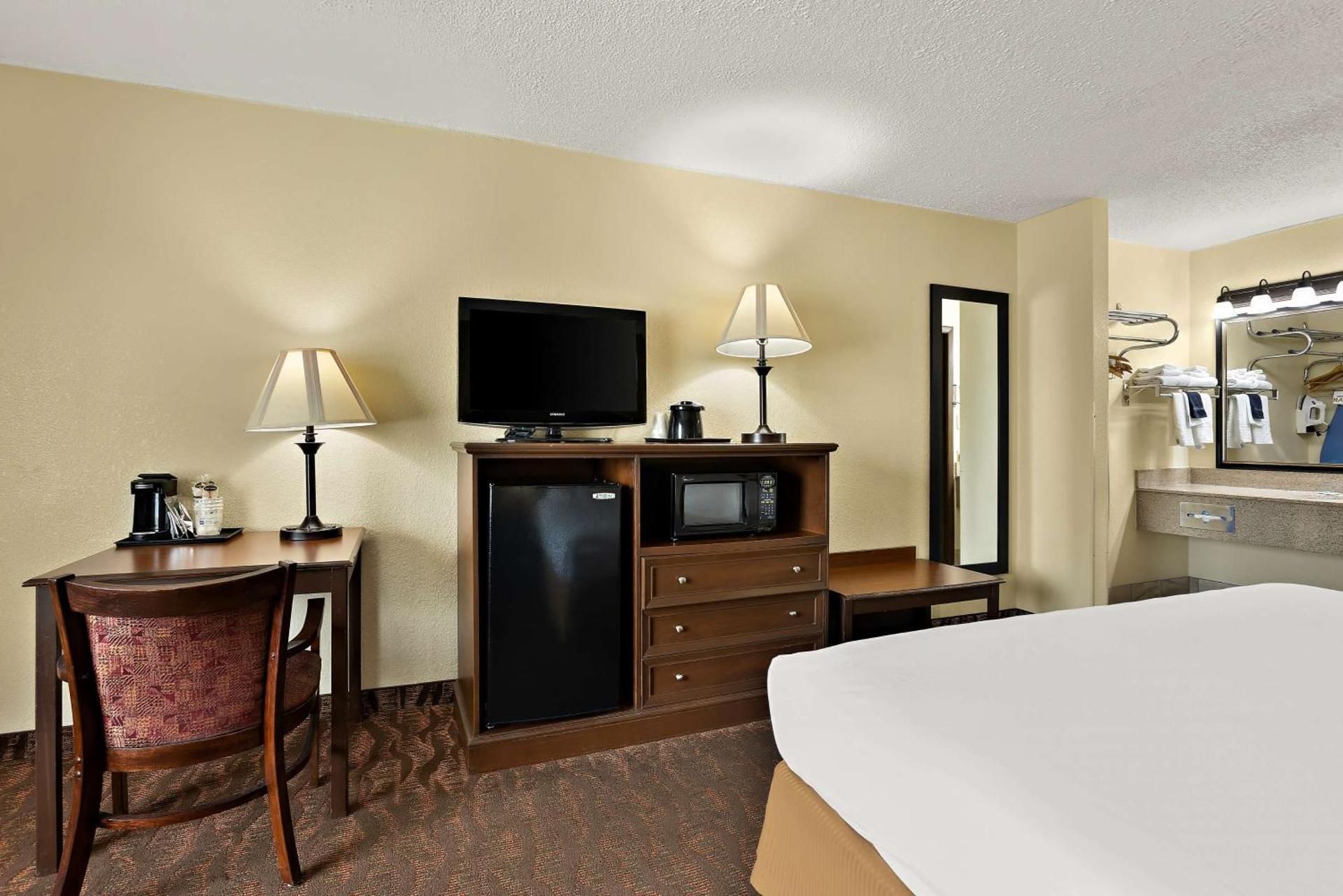 King Room with Bath Tub - Disability Access/Non-Smoking