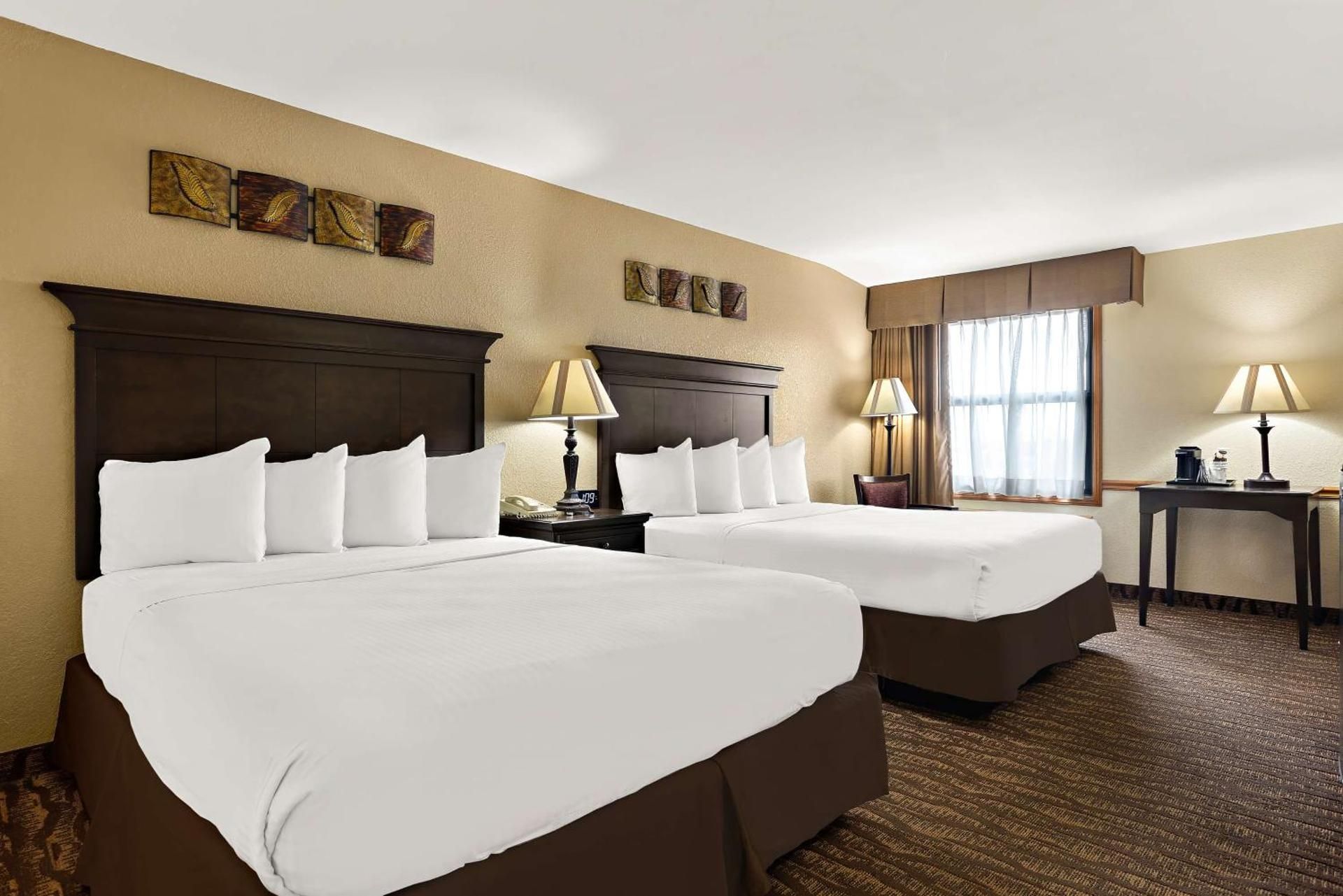 2 queen beds, nonsmoking