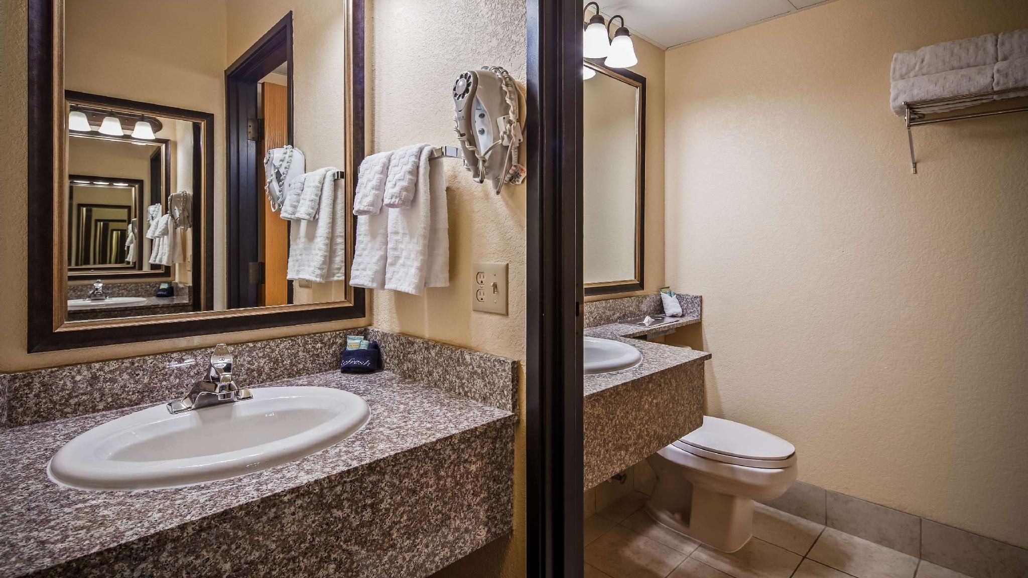 Suite-2 Queen Beds, Non-Smoking, Sofabed, Microwave, Refrigerator, Oversized Room, Full Breakfast