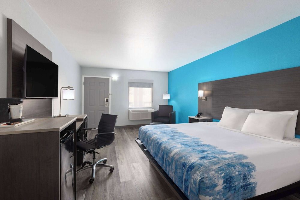 Room, 1 King Bed, Non Smoking