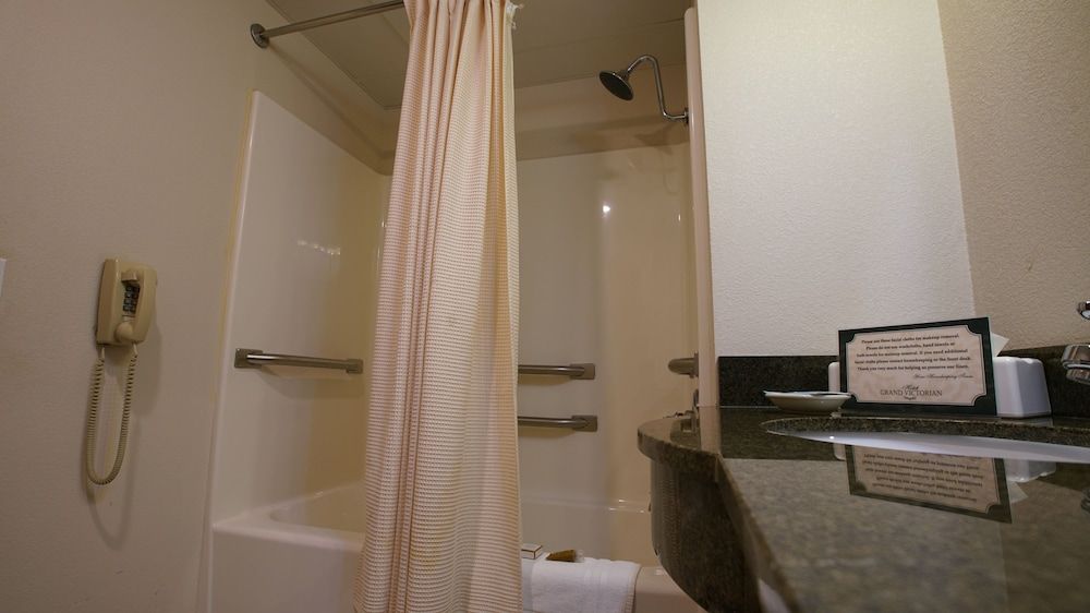 Hotel Grand Victorian Room, 1 Queen Bed, Accessible 3