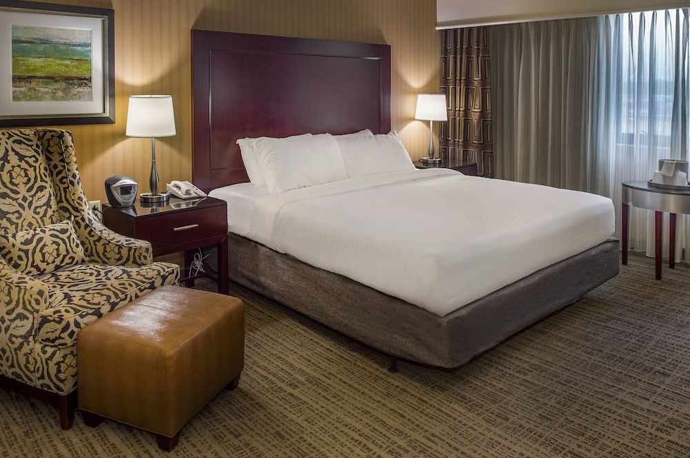 Standard Room, 1 King Bed (Accessible Tub)