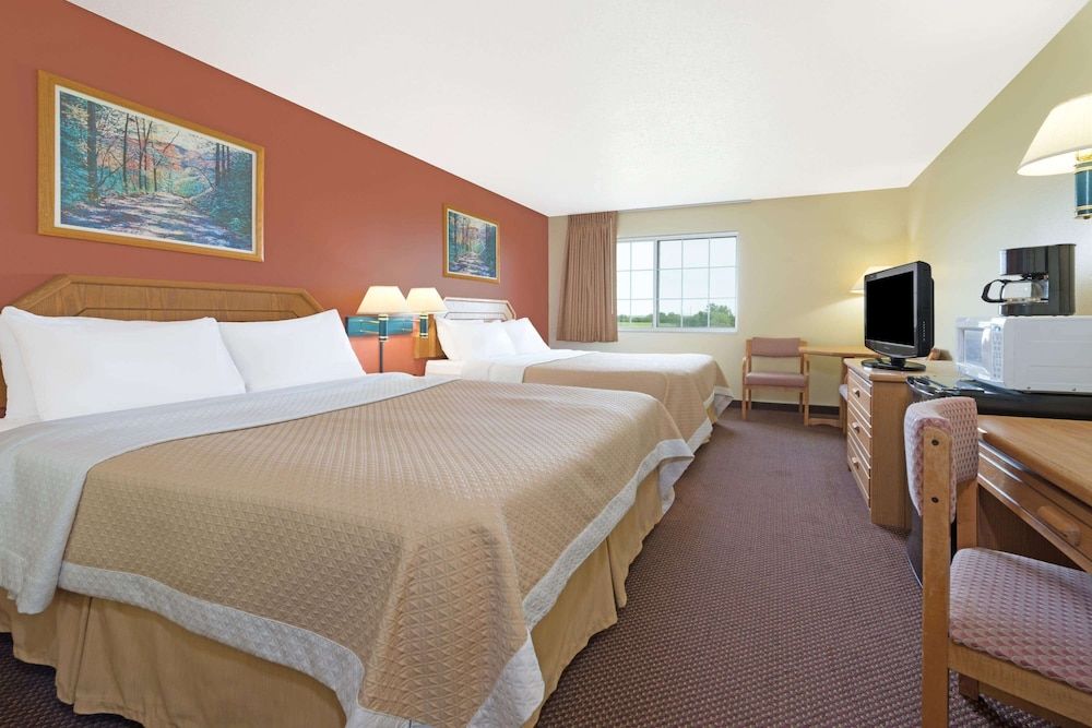 Standard Room, 2 Queen Beds, Non Smoking