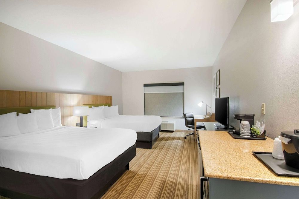 Room, 2 Queen Beds, Accessible, Non Smoking