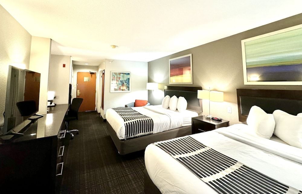 Business Room, 2 Queen Beds, Non Smoking