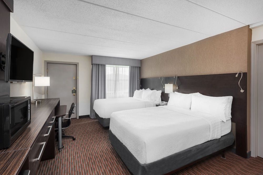 Family Room, Multiple Beds