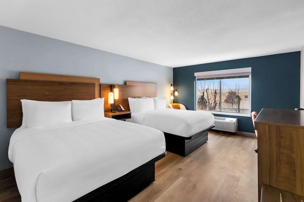 Best Western Plus Fenton Standard Room, 2 Queen Beds, Non Smoking, Refrigerator & Microwave