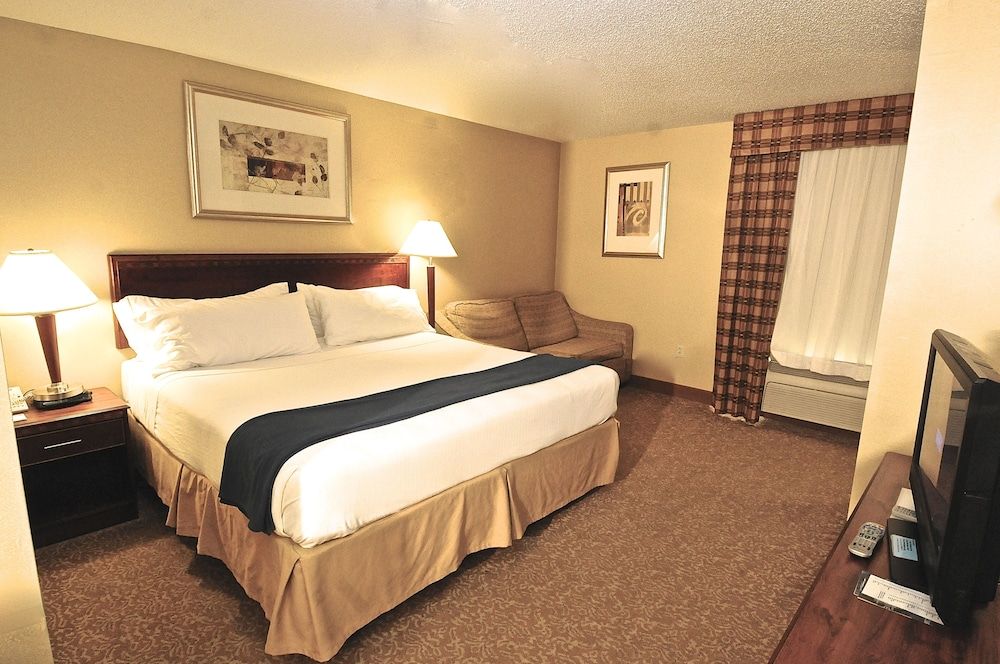 Standard Room, 1 King Bed with Sofa bed