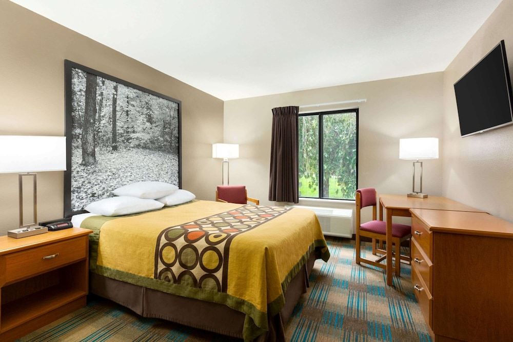 Room, 1 Queen Bed, Accessible, Non Smoking (Mobility,tub w grab bars)