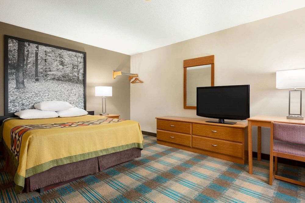 Suite, 1 Queen Bed, Non Smoking