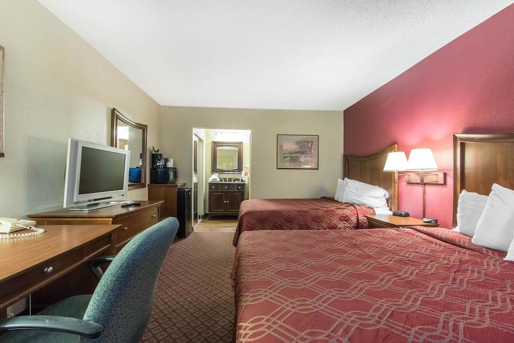 Standard Room, 2 Double Beds, Non Smoking